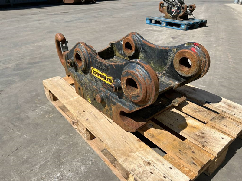 Сцепное устройство для Строительной техники OilQuick OQ65 - M314F / M316F / M318F: фото 8 Сцепное устройство для Строительной техники OilQuick OQ65 - M314F / M316F / M318F: фото 8