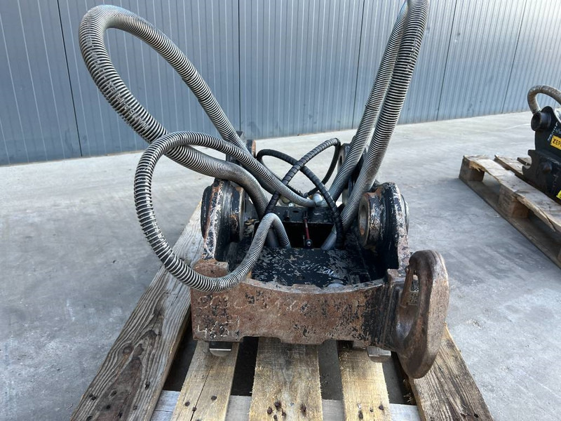 OilQuick OQ65 - M314F / M316F / M318F - Сцепное устройство для Строительной техники: фото 2 OilQuick OQ65 - M314F / M316F / M318F - Сцепное устройство для Строительной техники: фото 2