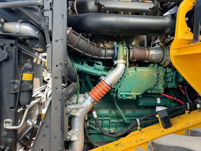 Volvo L90H - Колёсный погрузчик: фото 4 Volvo L90H - Колёсный погрузчик: фото 4