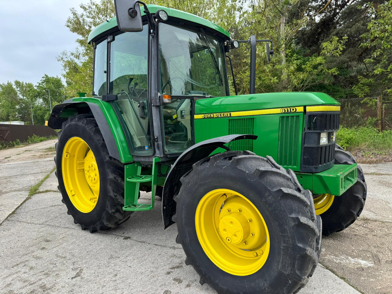 JOHN DEERE 6110 - Трактор: фото 1 JOHN DEERE 6110 - Трактор: фото 1