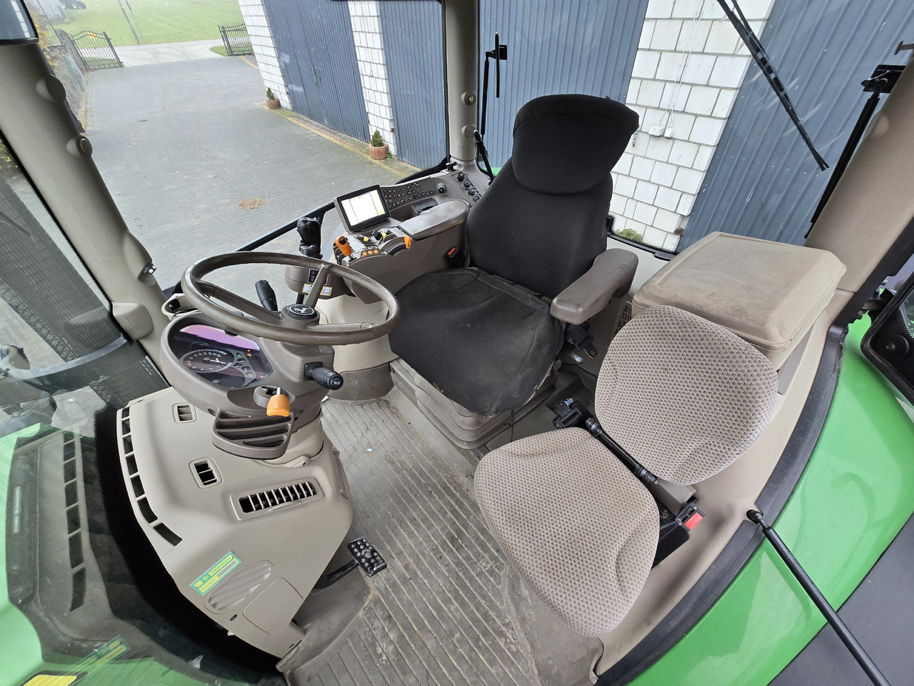 JOHN DEERE 6140R - Трактор: фото 2 JOHN DEERE 6140R - Трактор: фото 2