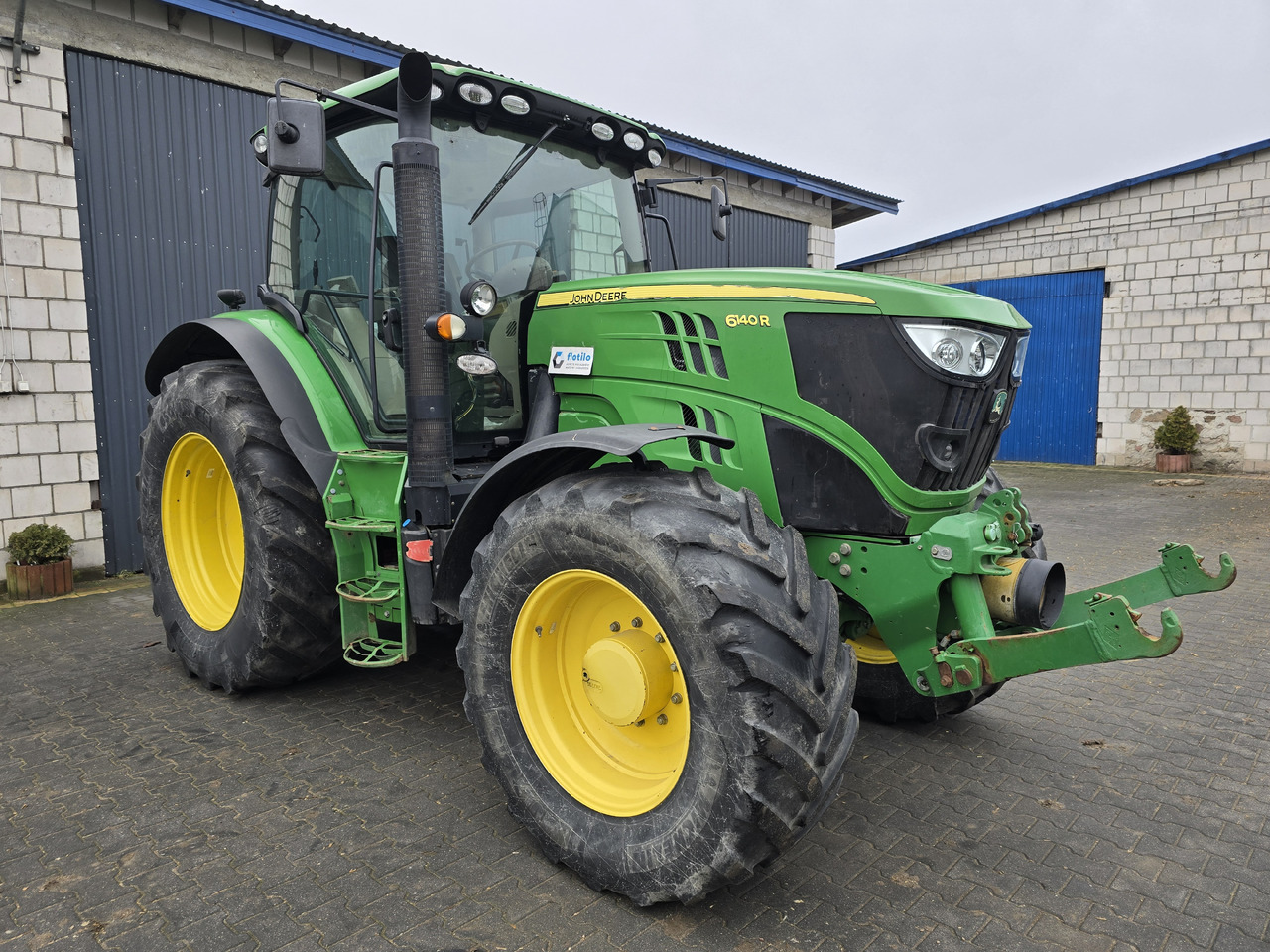 JOHN DEERE 6140R - Трактор: фото 3 JOHN DEERE 6140R - Трактор: фото 3