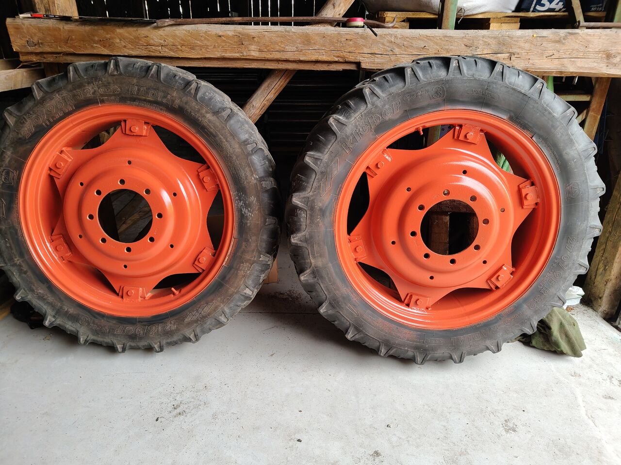 Kleber, Taurus 11.2 R32 (270/95 R32), 9.5 R48 - Колесо для Сельскохозяйственной техники: фото 1 Kleber, Taurus 11.2 R32 (270/95 R32), 9.5 R48 - Колесо для Сельскохозяйственной техники: фото 1