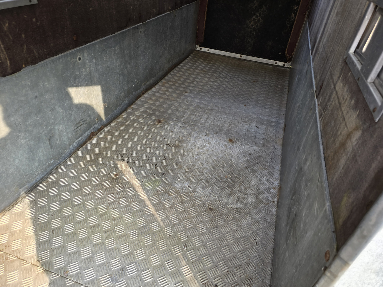 PONGRATZ PA 310 T - Прицеп для перевозки животных: фото 2 PONGRATZ PA 310 T - Прицеп для перевозки животных: фото 2