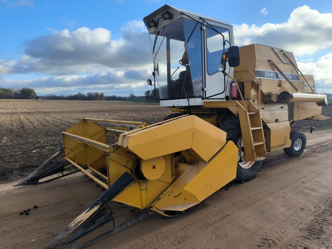 Sampo Rosenlew 580 - Зерноуборочный комбайн: фото 2 Sampo Rosenlew 580 - Зерноуборочный комбайн: фото 2