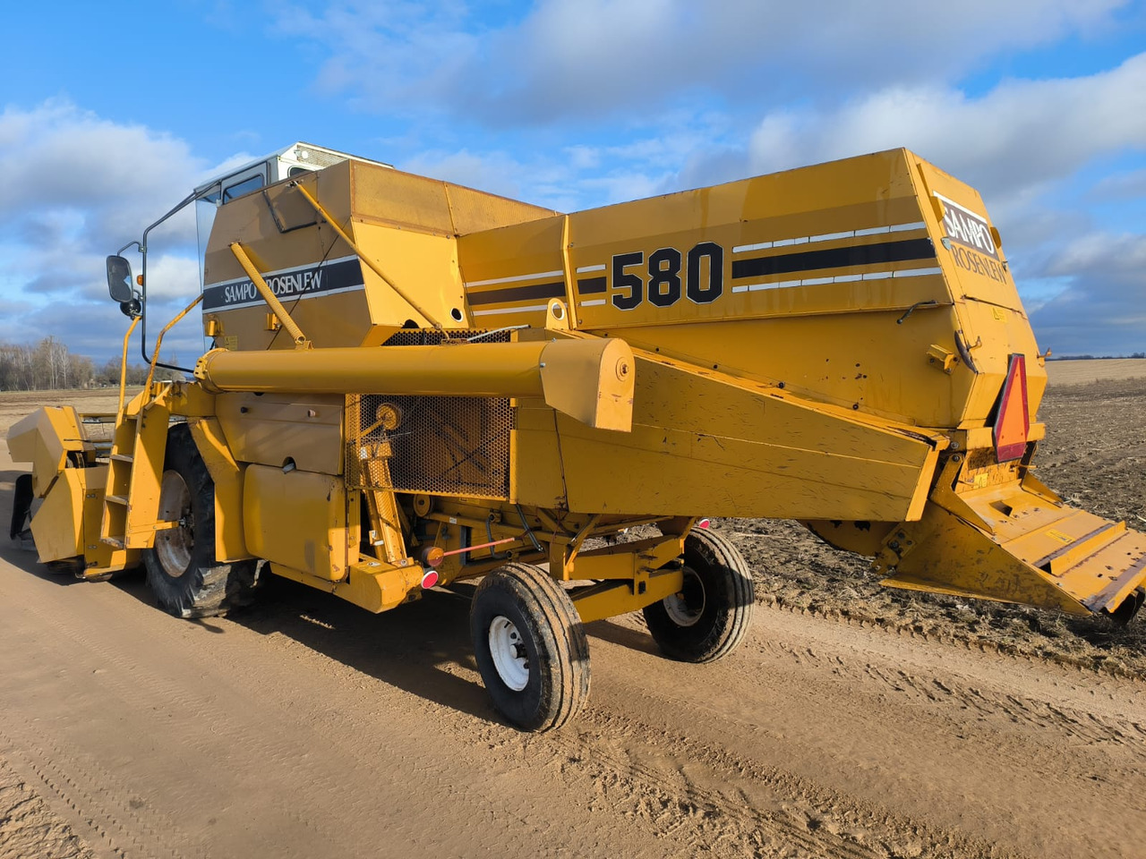 Sampo Rosenlew 580 - Зерноуборочный комбайн: фото 4 Sampo Rosenlew 580 - Зерноуборочный комбайн: фото 4