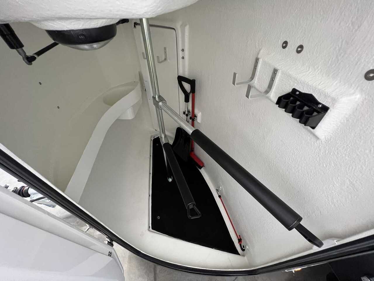 Новый Прицеп-коневоз BOECKMANN Master 21 CFF Pferdeanhänger: фото 20