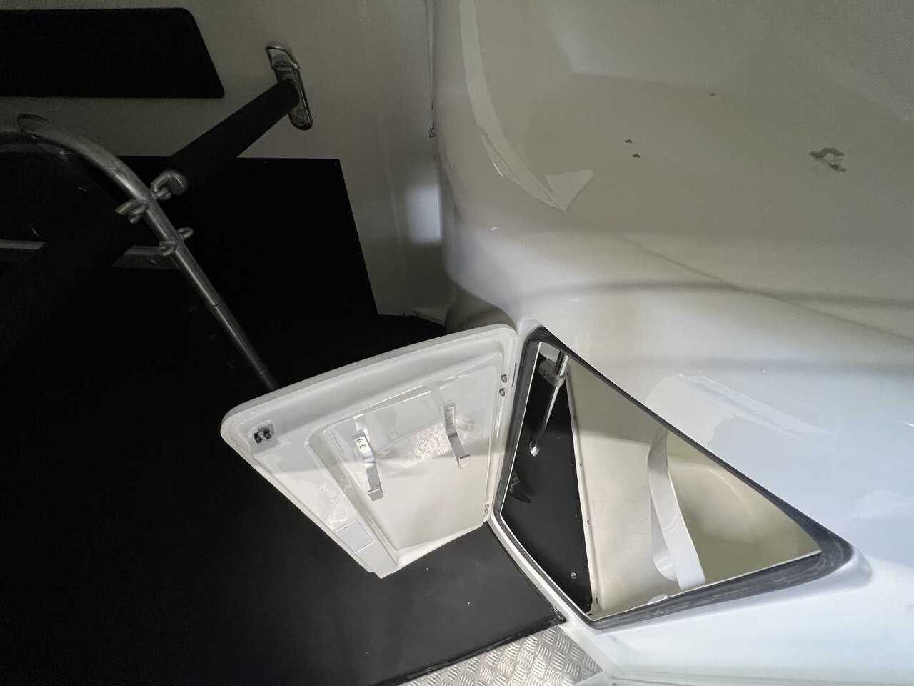 Новый Прицеп-коневоз BOECKMANN Master 21 CFF Pferdeanhänger: фото 19