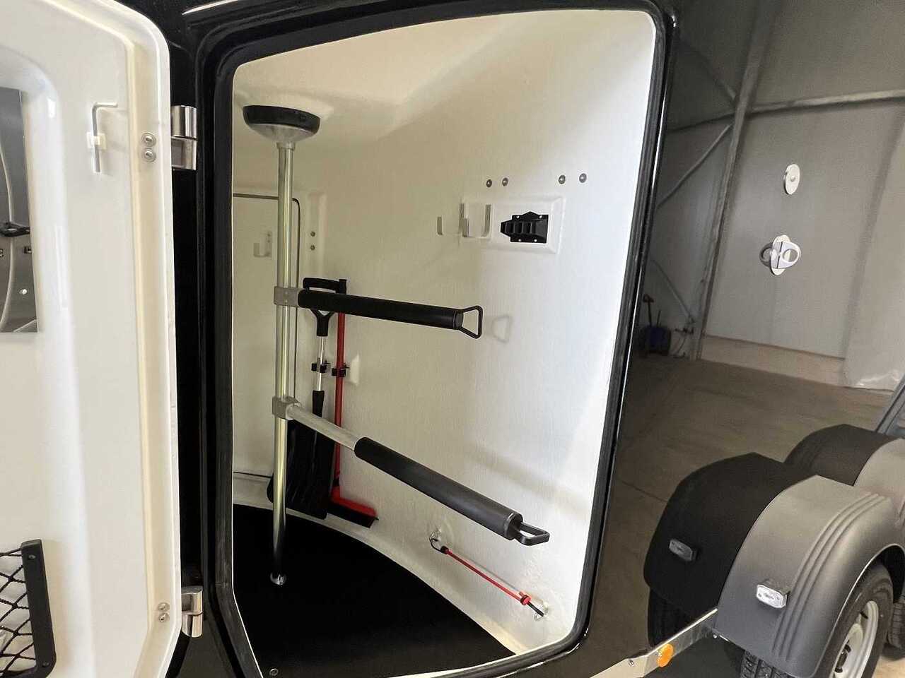 Новый Прицеп-коневоз BOECKMANN Master 21 CFF Pferdeanhänger: фото 25