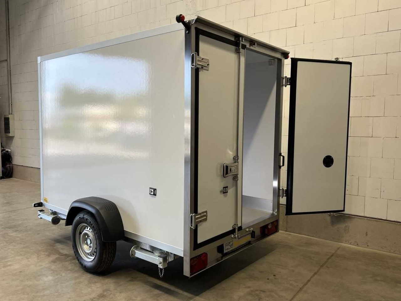 Прицеп-рефрижератор ROSEMEIER ER Cool 2.5 Kühlanhänger: фото 14 Прицеп-рефрижератор ROSEMEIER ER Cool 2.5 Kühlanhänger: фото 14