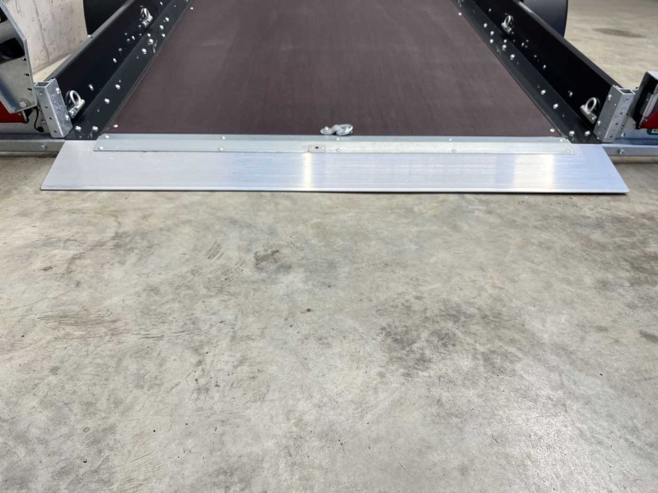 UNSINN UA 2615-14-13 Motorradanhänger - Прицеп для мотоцикла: фото 4 UNSINN UA 2615-14-13 Motorradanhänger - Прицеп для мотоцикла: фото 4