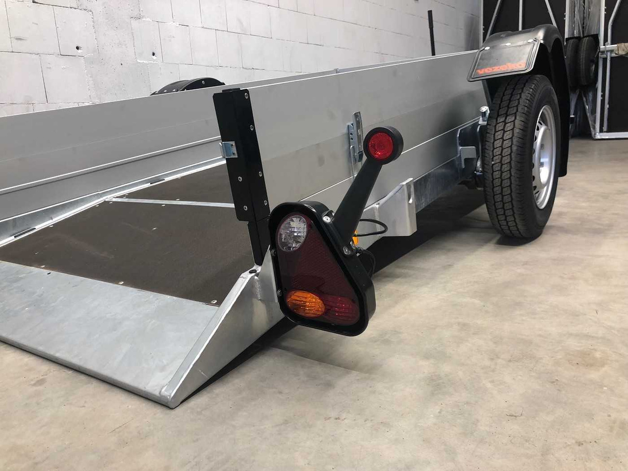 VEZEKO Husky F 10.25 Bordwandaufsatz Absenker - Прицеп мультилифт/ Бункеровоз: фото 4 VEZEKO Husky F 10.25 Bordwandaufsatz Absenker - Прицеп мультилифт/ Бункеровоз: фото 4