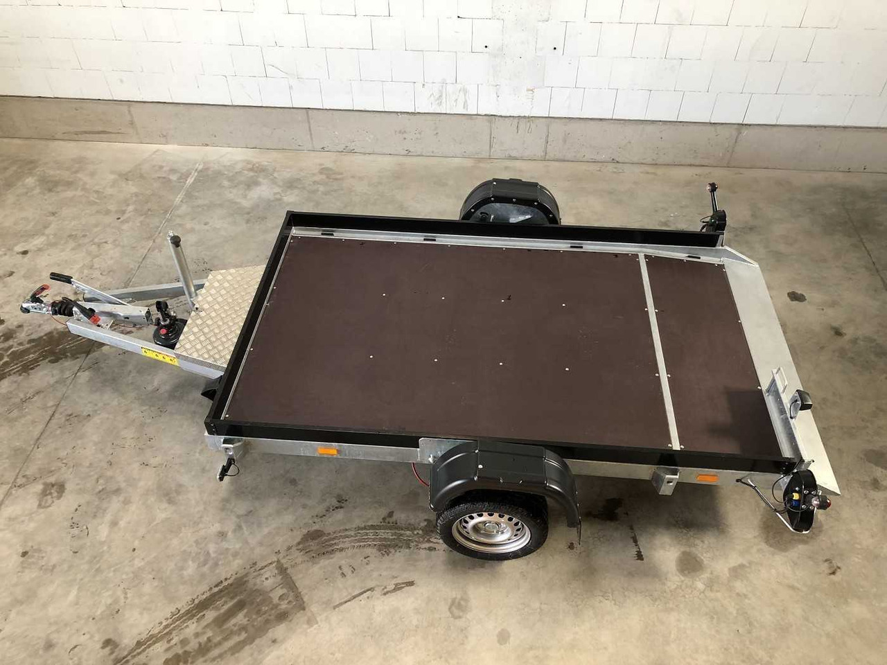 VEZEKO Husky FB 18.28 Absenker - Прицеп для мотоцикла: фото 3 VEZEKO Husky FB 18.28 Absenker - Прицеп для мотоцикла: фото 3