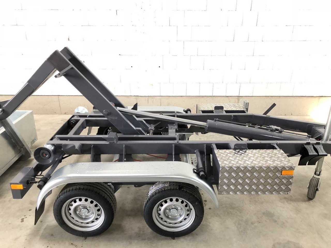 VEZEKO Konos 35 Mulde 400 Muldenkipper - Прицеп мультилифт/ Бункеровоз: фото 3 VEZEKO Konos 35 Mulde 400 Muldenkipper - Прицеп мультилифт/ Бункеровоз: фото 3