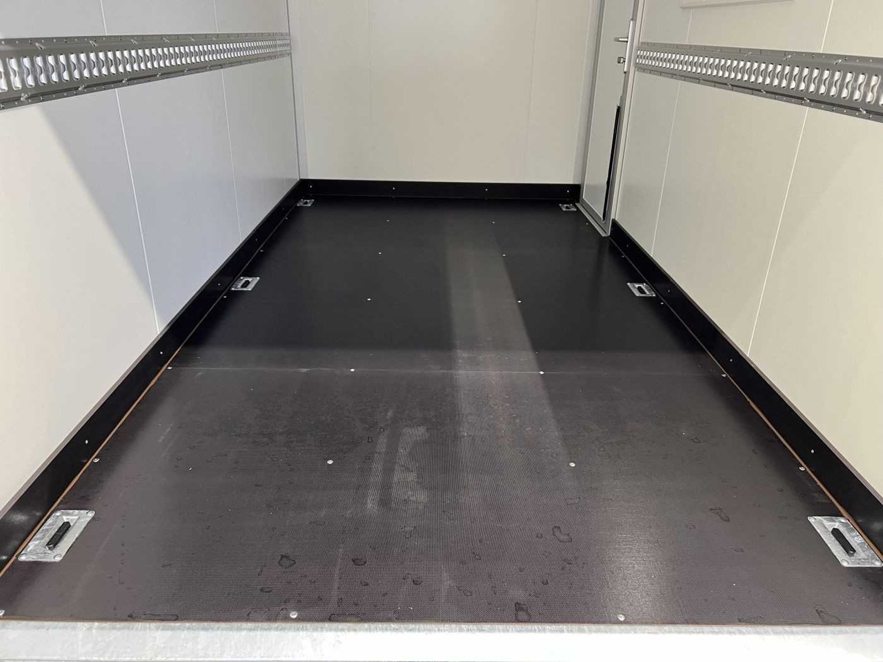 VEZEKO TK C 27.35 Motorradedition Kofferanhänger - Прицеп для мотоцикла: фото 5 VEZEKO TK C 27.35 Motorradedition Kofferanhänger - Прицеп для мотоцикла: фото 5