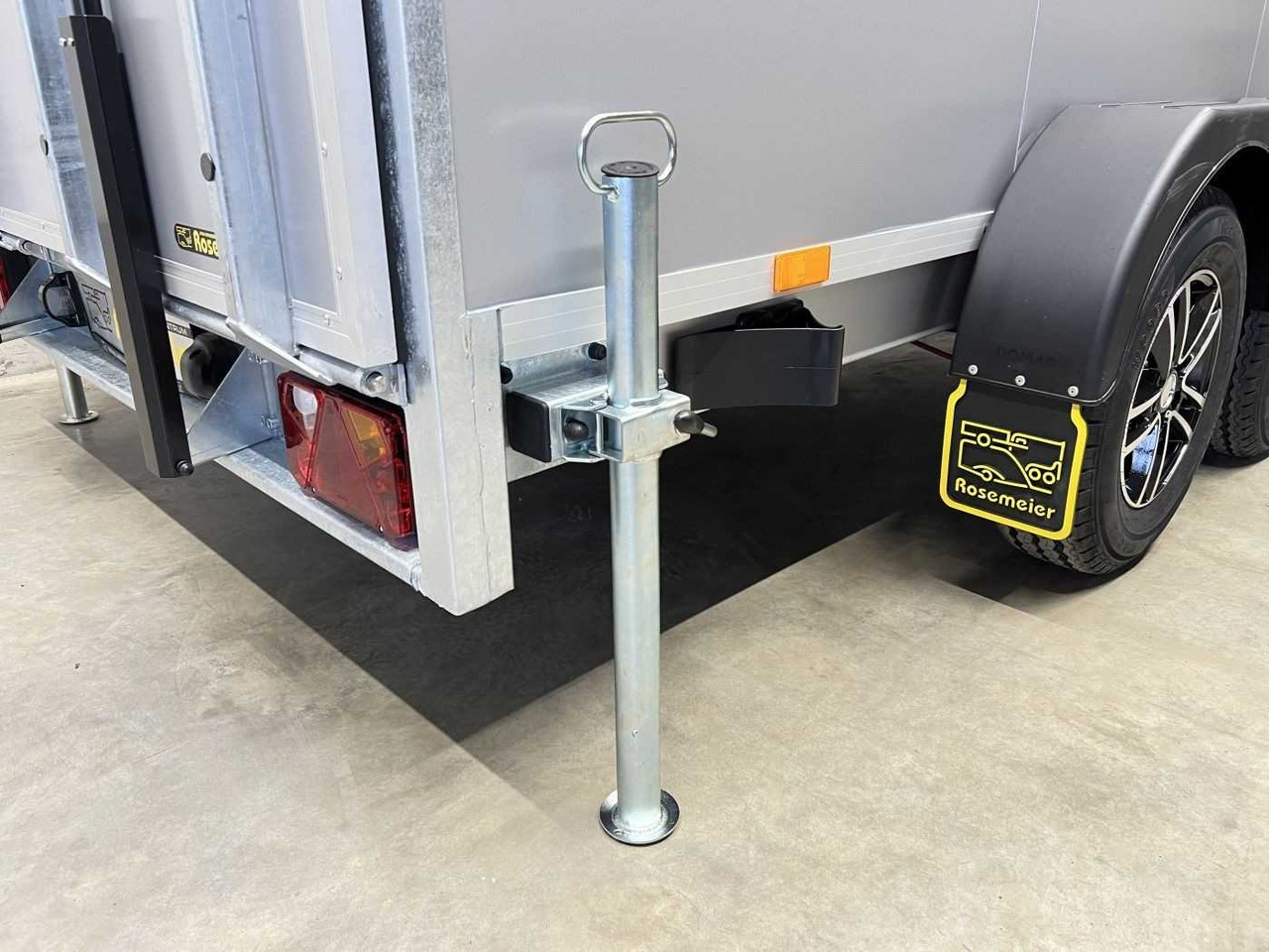 VEZEKO TK C 27.35 Motorradedition Kofferanhänger в лизинг VEZEKO TK C 27.35 Motorradedition Kofferanhänger: фото 15 VEZEKO TK C 27.35 Motorradedition Kofferanhänger в лизинг VEZEKO TK C 27.35 Motorradedition Kofferanhänger: фото 15