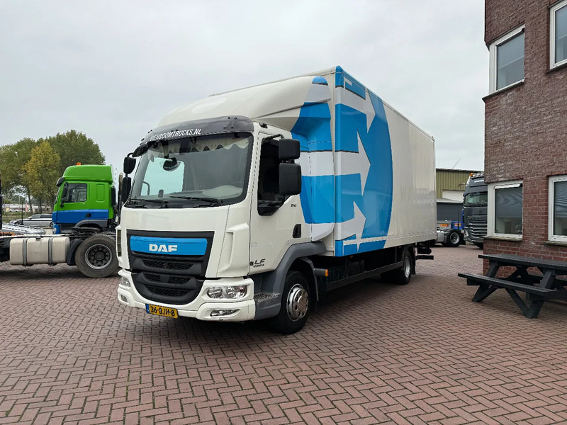 DAF LF 210 LF210 4X2 / Slaapcabine / 11.990KG / D'hollandia 1.50KG / DAF dealer onderhoud - Грузовик с закрытым кузовом: фото 2 DAF LF 210 LF210 4X2 / Slaapcabine / 11.990KG / D'hollandia 1.50KG / DAF dealer onderhoud - Грузовик с закрытым кузовом: фото 2