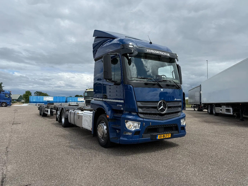 Mercedes-Benz Actros Actros 2736 6X2 BDF Komplett mit 2016 BDF Anhanger Top Zustand - Грузовик-контейнеровоз/ Сменный кузов: фото 1 Mercedes-Benz Actros Actros 2736 6X2 BDF Komplett mit 2016 BDF Anhanger Top Zustand - Грузовик-контейнеровоз/ Сменный кузов: фото 1