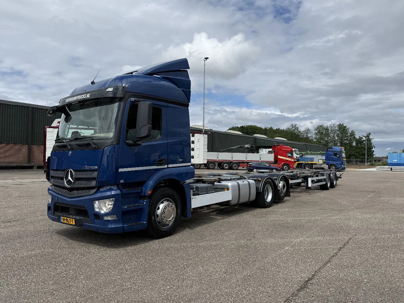 Mercedes-Benz Actros Actros 2736 6X2 BDF Komplett mit 2016 BDF Anhanger Top Zustand - Грузовик-контейнеровоз/ Сменный кузов: фото 2 Mercedes-Benz Actros Actros 2736 6X2 BDF Komplett mit 2016 BDF Anhanger Top Zustand - Грузовик-контейнеровоз/ Сменный кузов: фото 2