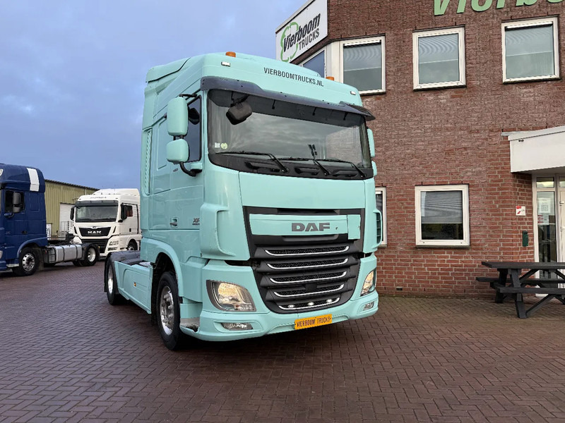 DAF XF 106.460 XF460 4X2 Spacecab / 2 beds / low kilometer / alcoa / full spoilers / ADR - Тягач: фото 1 DAF XF 106.460 XF460 4X2 Spacecab / 2 beds / low kilometer / alcoa / full spoilers / ADR - Тягач: фото 1