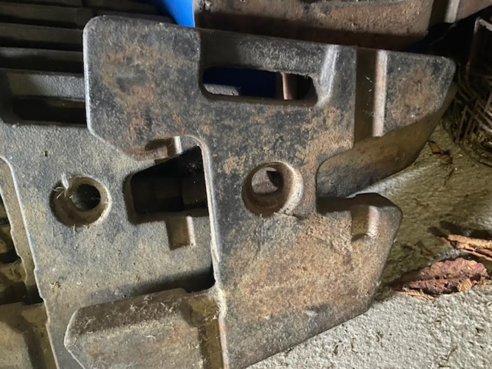 Frontgewichte (14 Stück) für Fiat Traktor - Противовес: фото 1 Frontgewichte (14 Stück) für Fiat Traktor - Противовес: фото 1