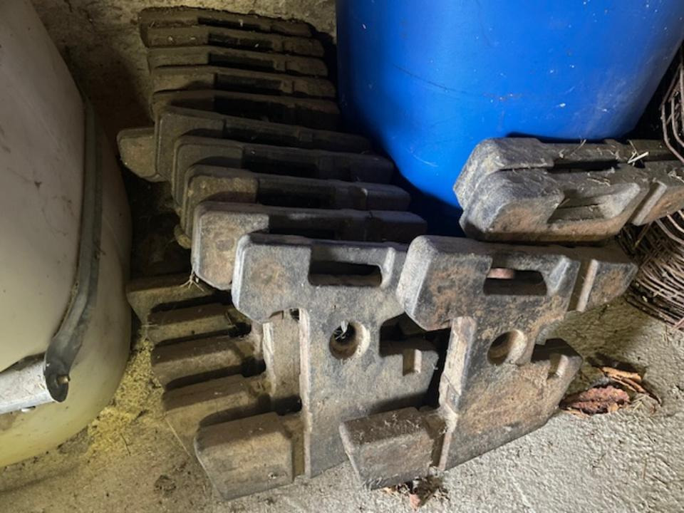 Frontgewichte (14 Stück) für Fiat Traktor - Противовес: фото 2 Frontgewichte (14 Stück) für Fiat Traktor - Противовес: фото 2