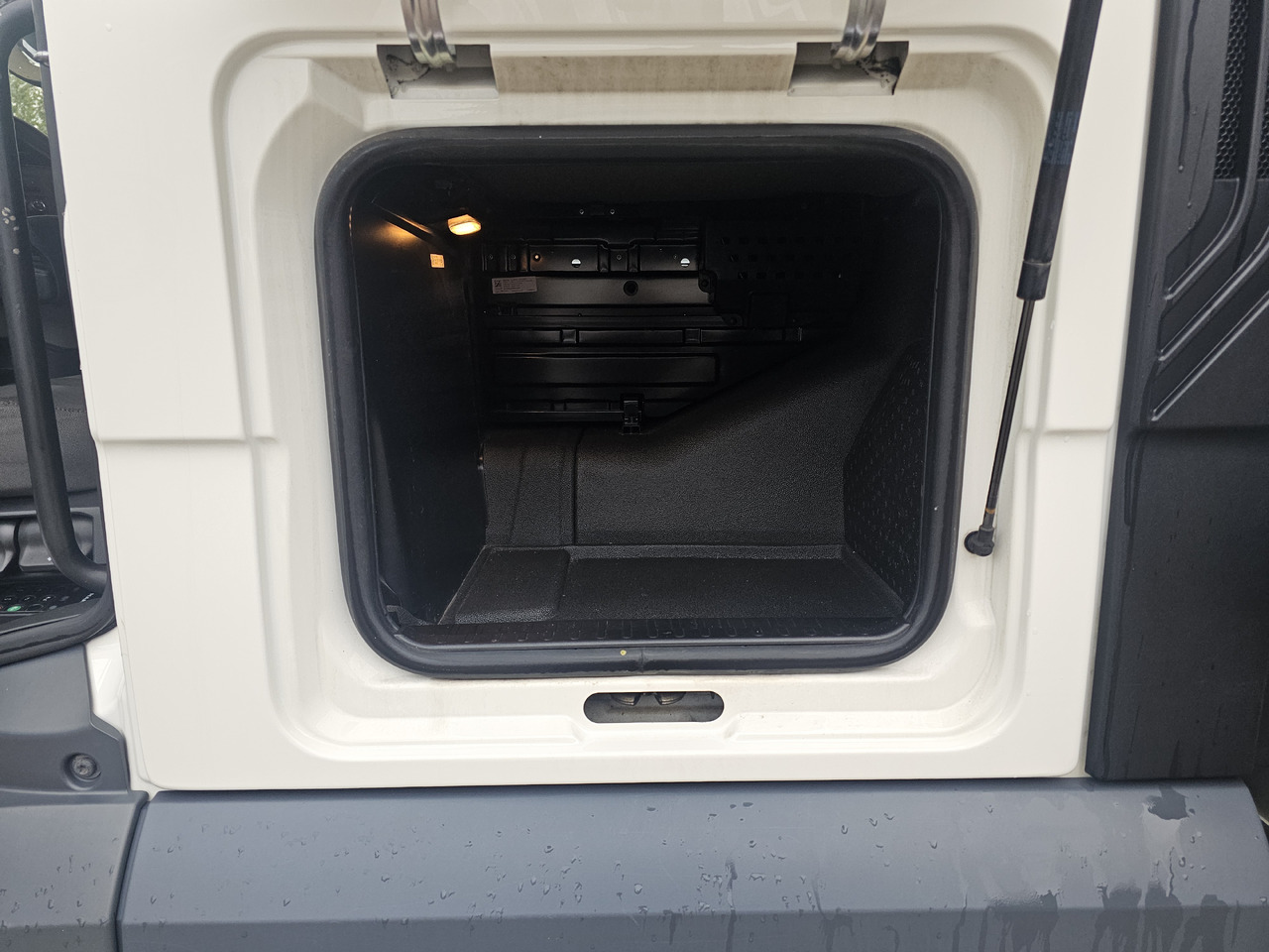 Тентованный грузовик MAN TGL 12.250: фото 20 Тентованный грузовик MAN TGL 12.250: фото 20