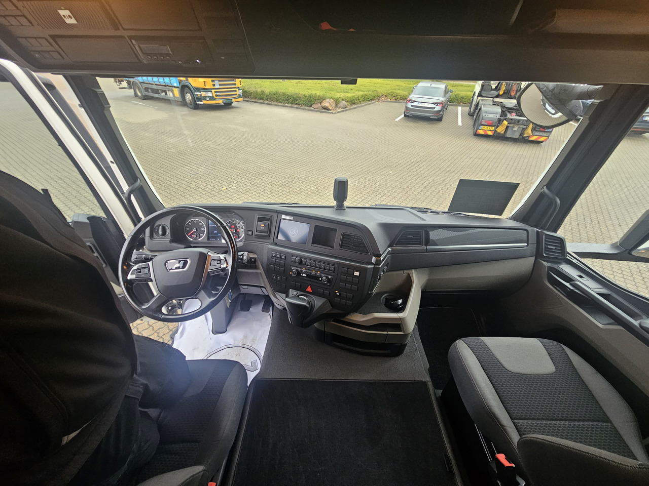 Тентованный грузовик MAN TGL 12.250: фото 13 Тентованный грузовик MAN TGL 12.250: фото 13