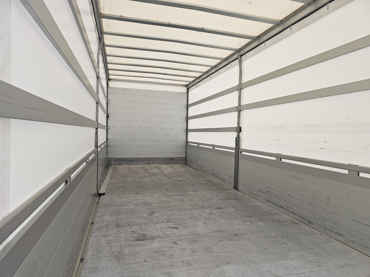 Тентованный грузовик MAN TGL 12.250: фото 12 Тентованный грузовик MAN TGL 12.250: фото 12