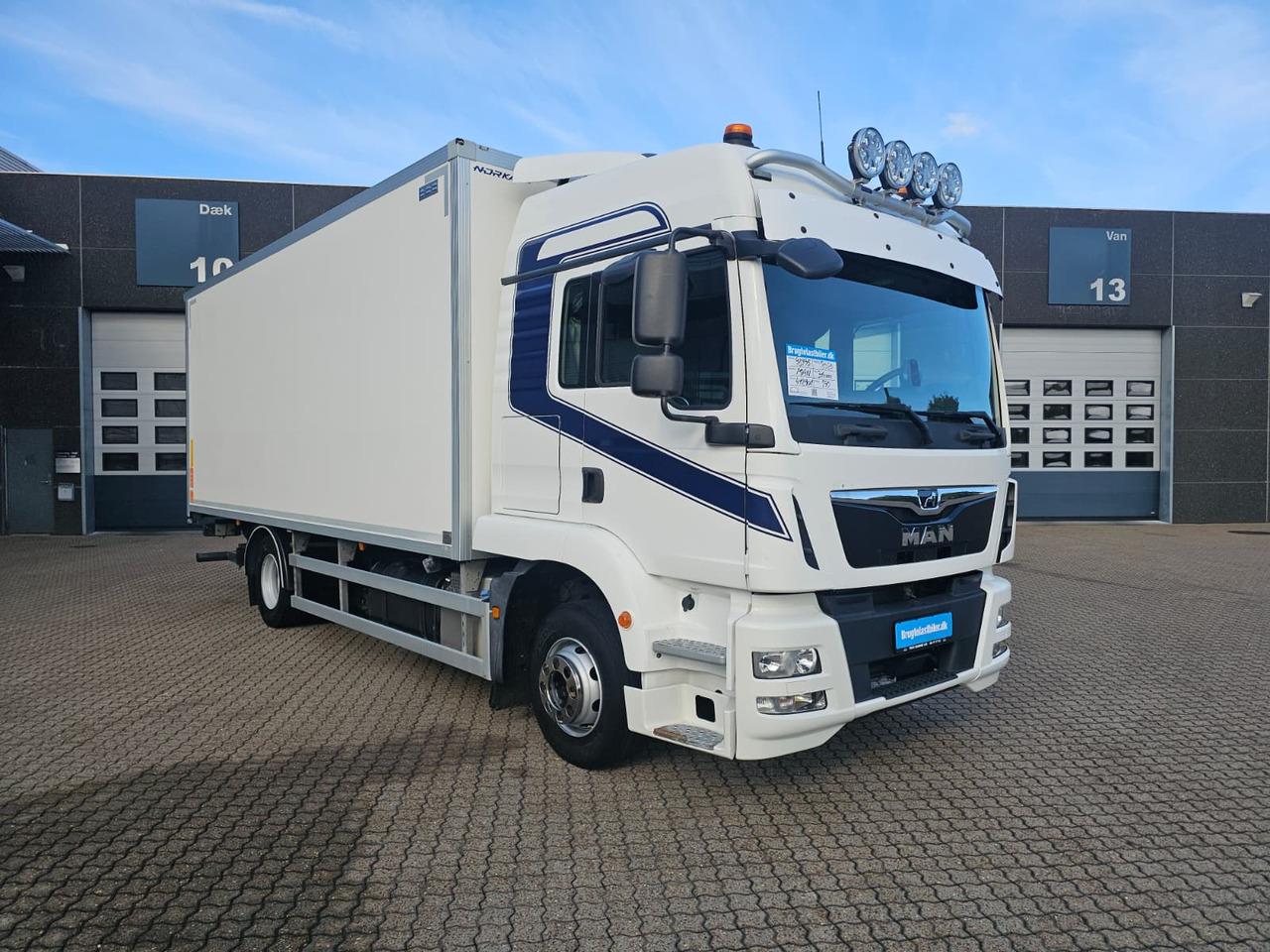 MAN TGM 15.290 - Грузовик с закрытым кузовом: фото 2 MAN TGM 15.290 - Грузовик с закрытым кузовом: фото 2