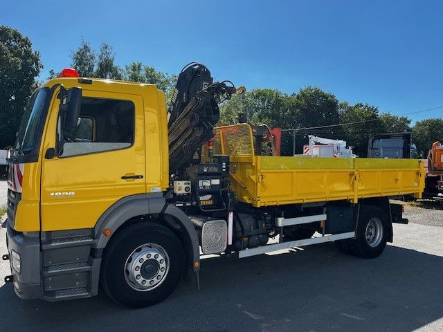 Mercedes-Benz Axor 1828 mit Kipper und Ladekran Top - Самосвал, Автоманипулятор: фото 1 Mercedes-Benz Axor 1828 mit Kipper und Ladekran Top - Самосвал, Автоманипулятор: фото 1