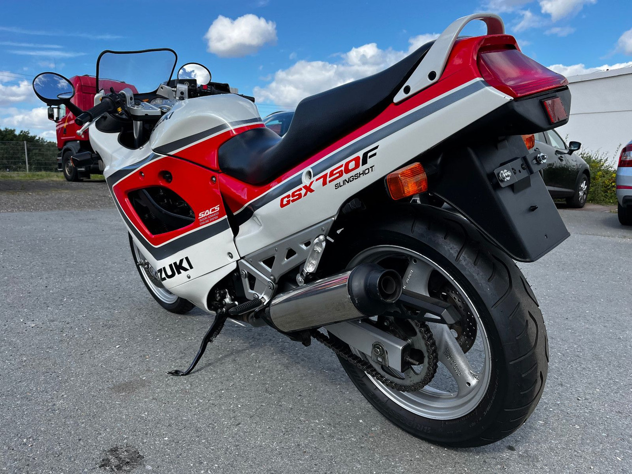 Suzuki GSX 750 - Мотоцикл: фото 4 Suzuki GSX 750 - Мотоцикл: фото 4