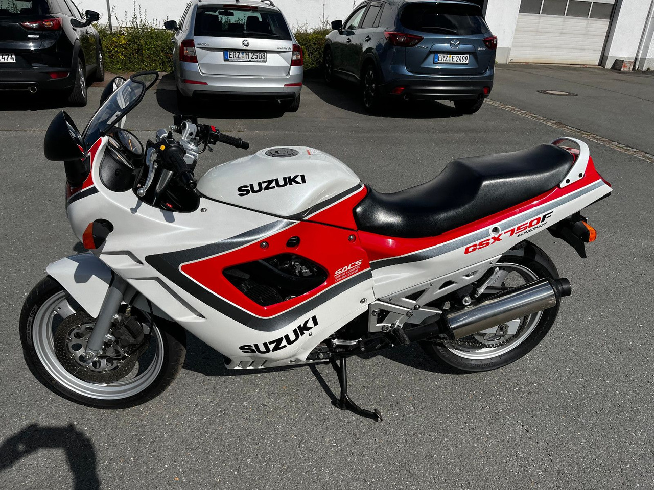Suzuki GSX 750 - Мотоцикл: фото 3 Suzuki GSX 750 - Мотоцикл: фото 3