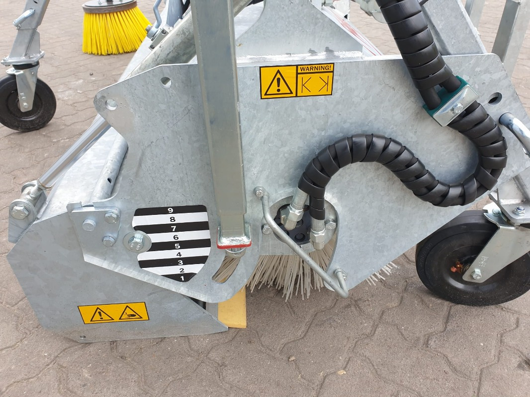 Fliegl KEHRMASCHINE TYP 500 - Косилка: фото 4 Fliegl KEHRMASCHINE TYP 500 - Косилка: фото 4