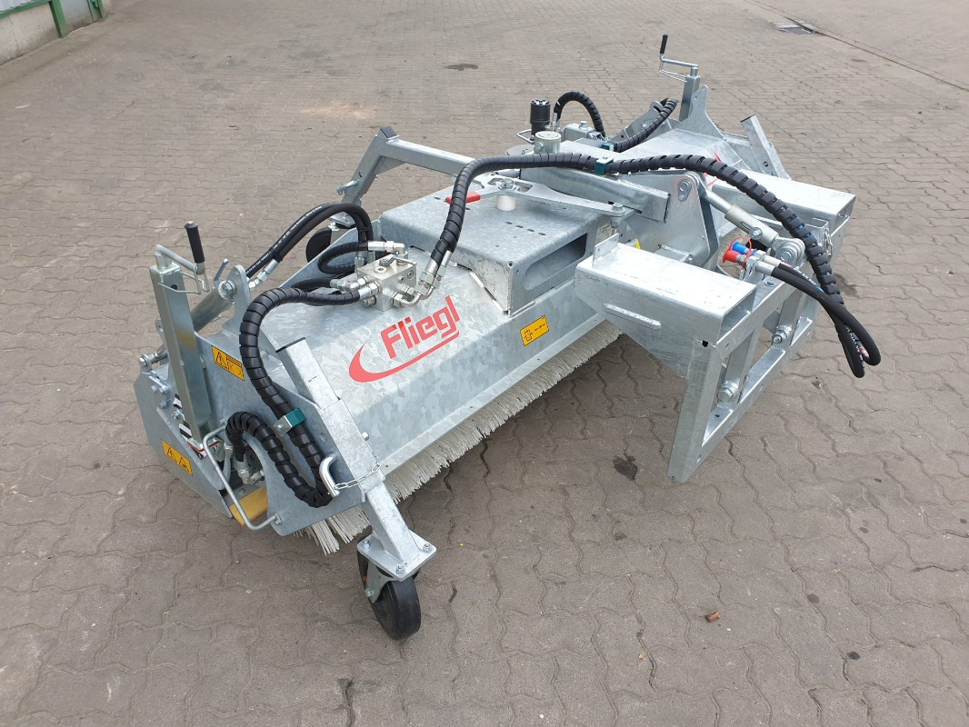 Fliegl KEHRMASCHINE TYP 500 - Косилка: фото 5 Fliegl KEHRMASCHINE TYP 500 - Косилка: фото 5