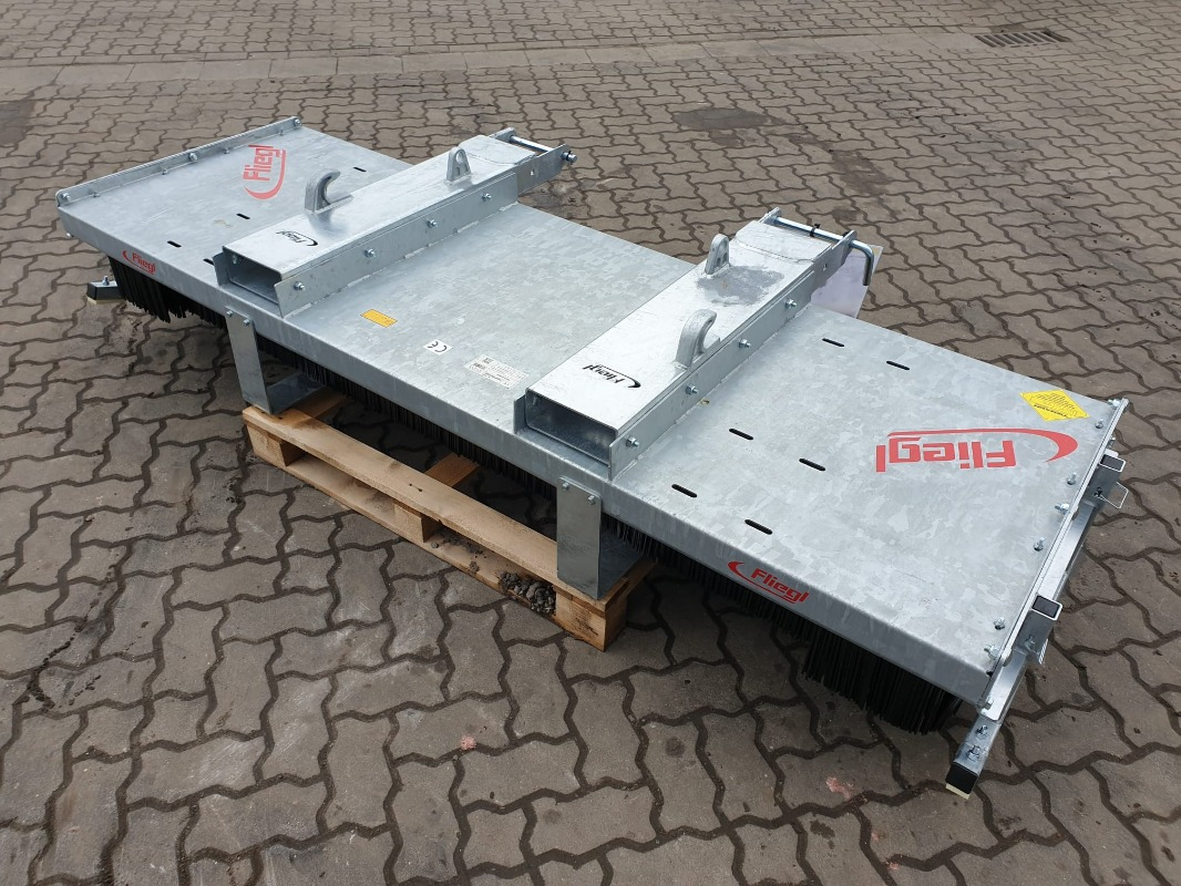 Fliegl Kehrbesen Löwe 1,50m* - Косилка: фото 3 Fliegl Kehrbesen Löwe 1,50m* - Косилка: фото 3