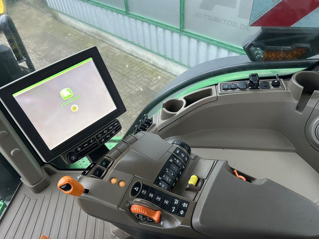 John Deere 7R 330 e23 - Трактор: фото 4 John Deere 7R 330 e23 - Трактор: фото 4