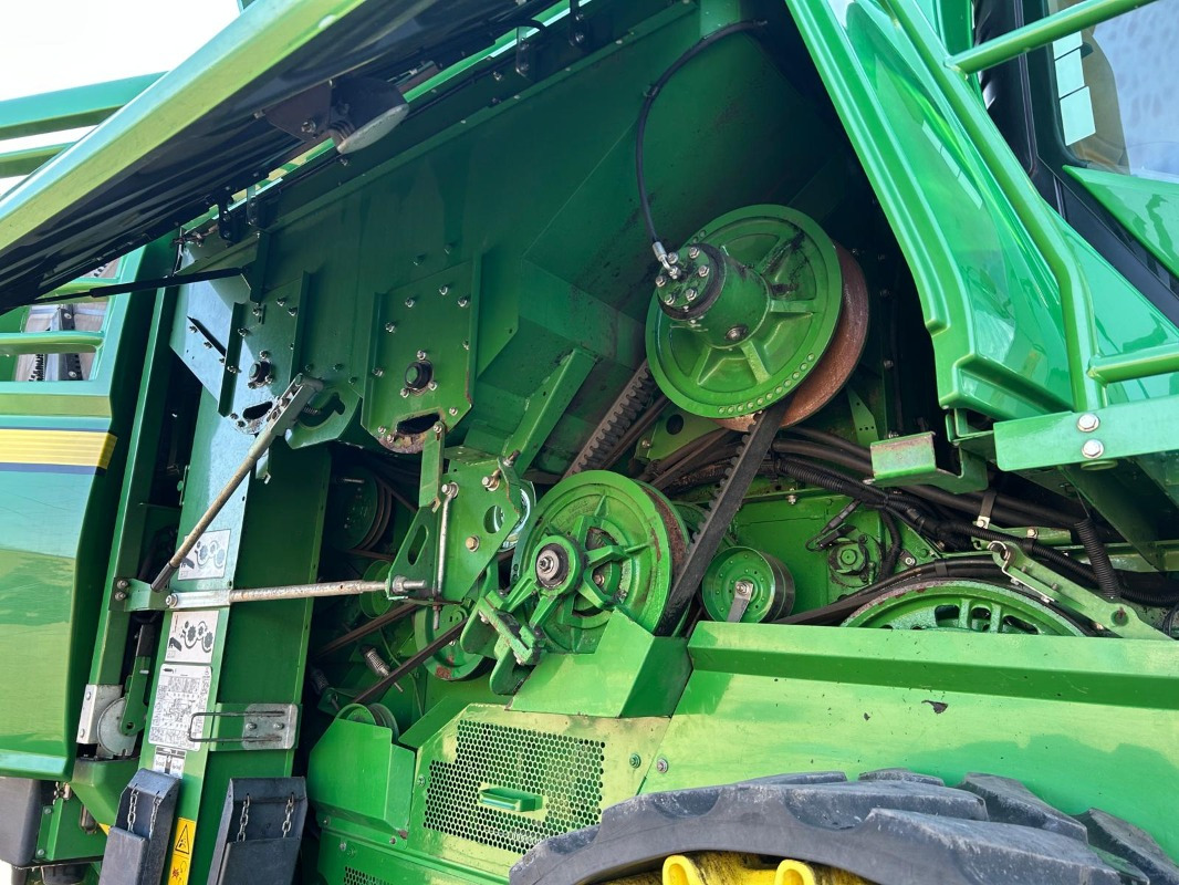 John Deere T660 - Зерноуборочный комбайн: фото 4 John Deere T660 - Зерноуборочный комбайн: фото 4