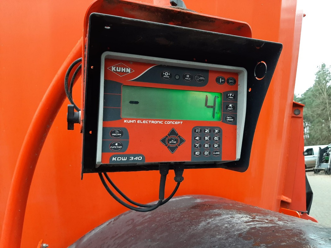 Kuhn PROFILE 1670 SELECT - Кормораздатчик: фото 5 Kuhn PROFILE 1670 SELECT - Кормораздатчик: фото 5