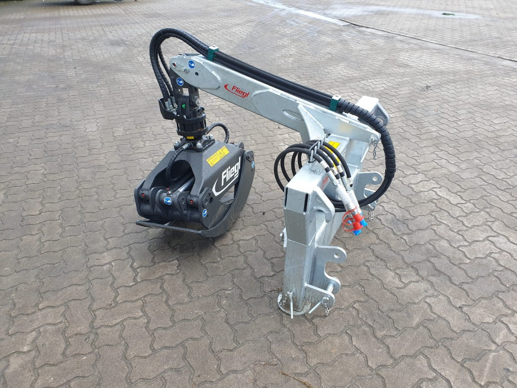 Fliegl RZ 185 COMBI PLUS - Лесозаготовительная техника: фото 2 Fliegl RZ 185 COMBI PLUS - Лесозаготовительная техника: фото 2