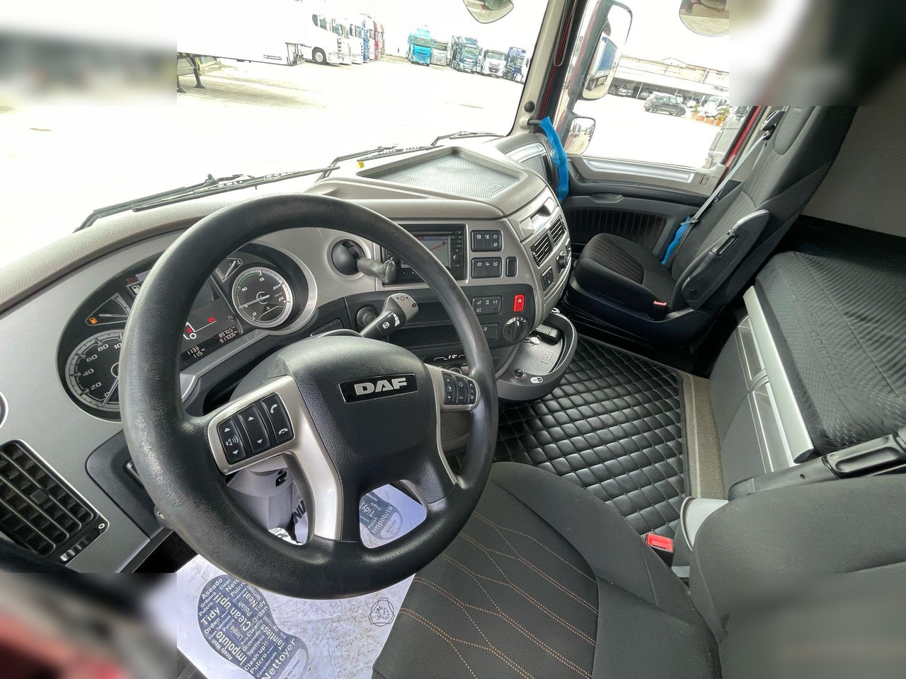 DAF XF530 - Тентованный грузовик: фото 4 DAF XF530 - Тентованный грузовик: фото 4