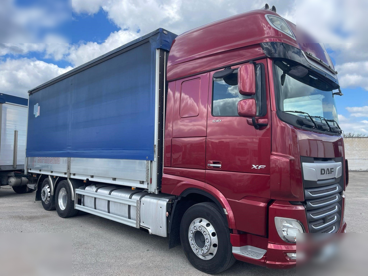 DAF XF530 - Тентованный грузовик: фото 3 DAF XF530 - Тентованный грузовик: фото 3