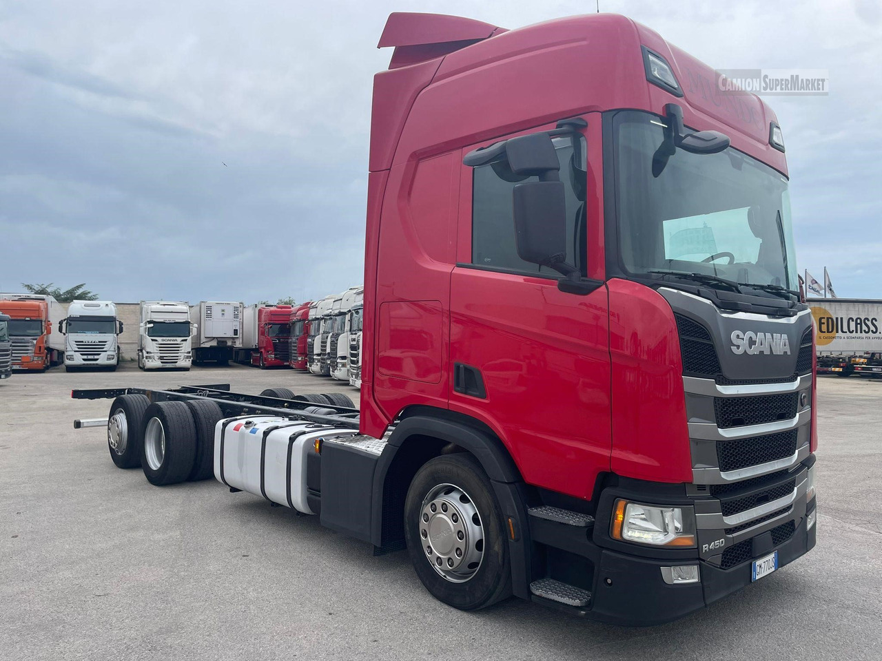 SCANIA R450 - Тентованный грузовик: фото 1 SCANIA R450 - Тентованный грузовик: фото 1