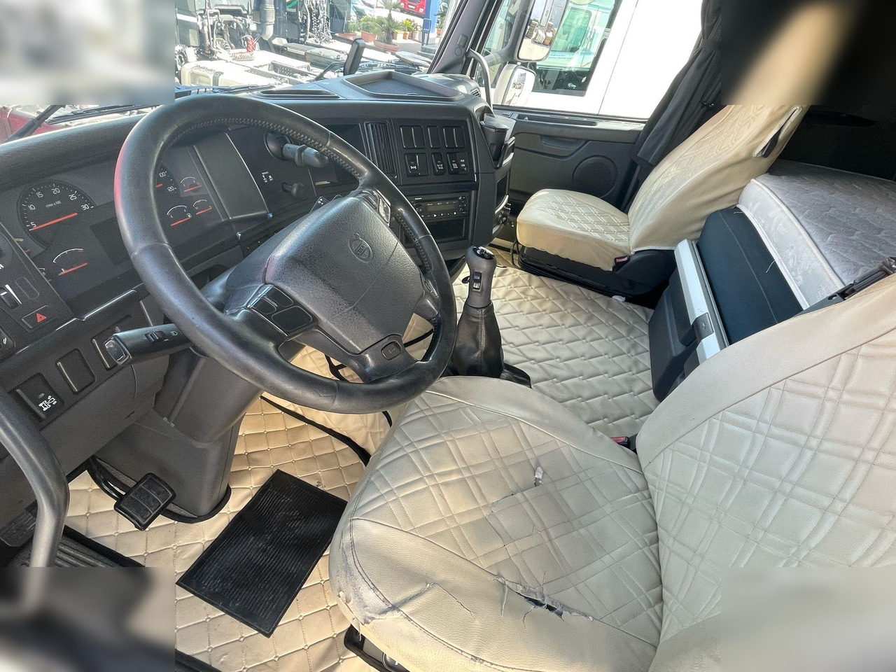 VOLVO FH12 - Тягач: фото 4 VOLVO FH12 - Тягач: фото 4