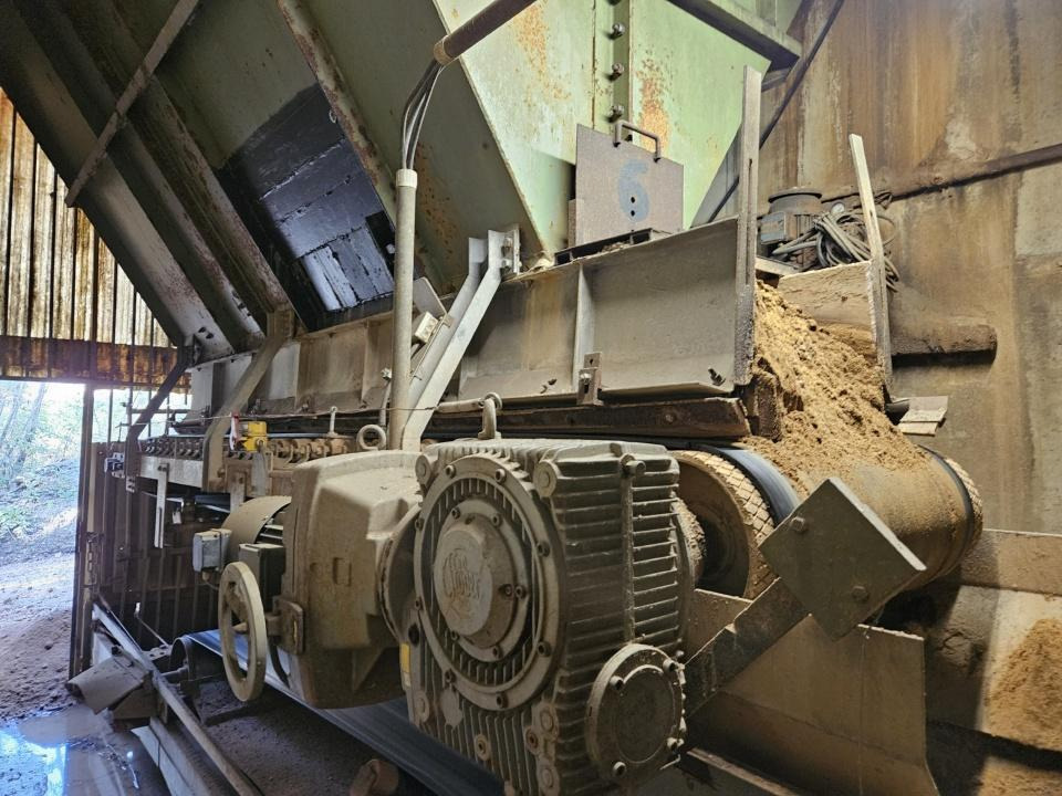 Aufgabetrichter ca. 70m³ - Строительная техника: фото 4 Aufgabetrichter ca. 70m³ - Строительная техника: фото 4