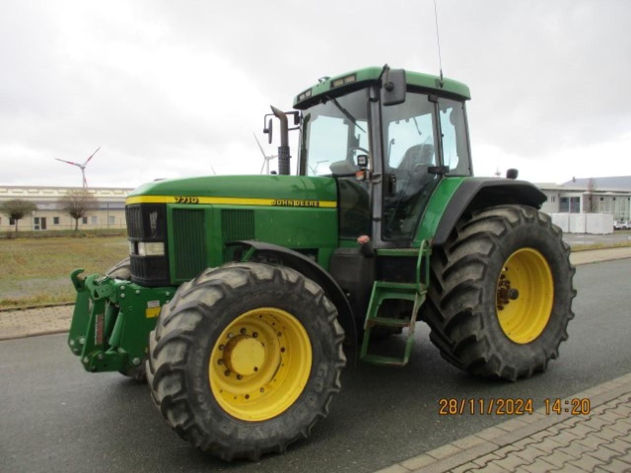 John Deere 7710 TLS Motor Neu - Трактор: фото 1 John Deere 7710 TLS Motor Neu - Трактор: фото 1