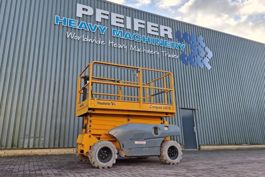 Haulotte Compact 12RTE Electric, 12m Working Height, 450kg - Ножничный подъемник: фото 1 Haulotte Compact 12RTE Electric, 12m Working Height, 450kg - Ножничный подъемник: фото 1