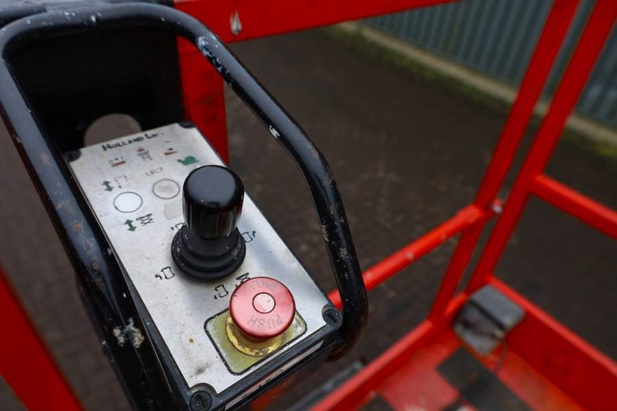 Holland Lift Ecostar HL-7814 Electric, 10m Working Height, 450k  - Ножничный подъемник: фото 4 Holland Lift Ecostar HL-7814 Electric, 10m Working Height, 450k  - Ножничный подъемник: фото 4