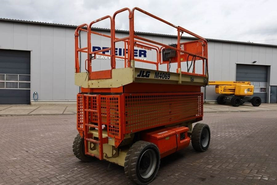 JLG M4069 Hybrid, 14.2m Working Height, 360kg Capacity - Ножничный подъемник: фото 2 JLG M4069 Hybrid, 14.2m Working Height, 360kg Capacity - Ножничный подъемник: фото 2