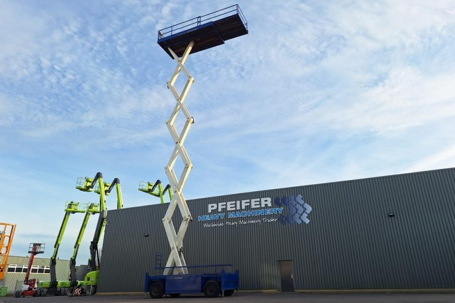 Liftlux SL205-25D4WDS/P Diesel, 4x4 Drive, Hydraulic Deck - Коленчатый подъемник: фото 3 Liftlux SL205-25D4WDS/P Diesel, 4x4 Drive, Hydraulic Deck - Коленчатый подъемник: фото 3